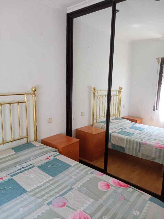 Apartament Calle Maria Luisa Con 3